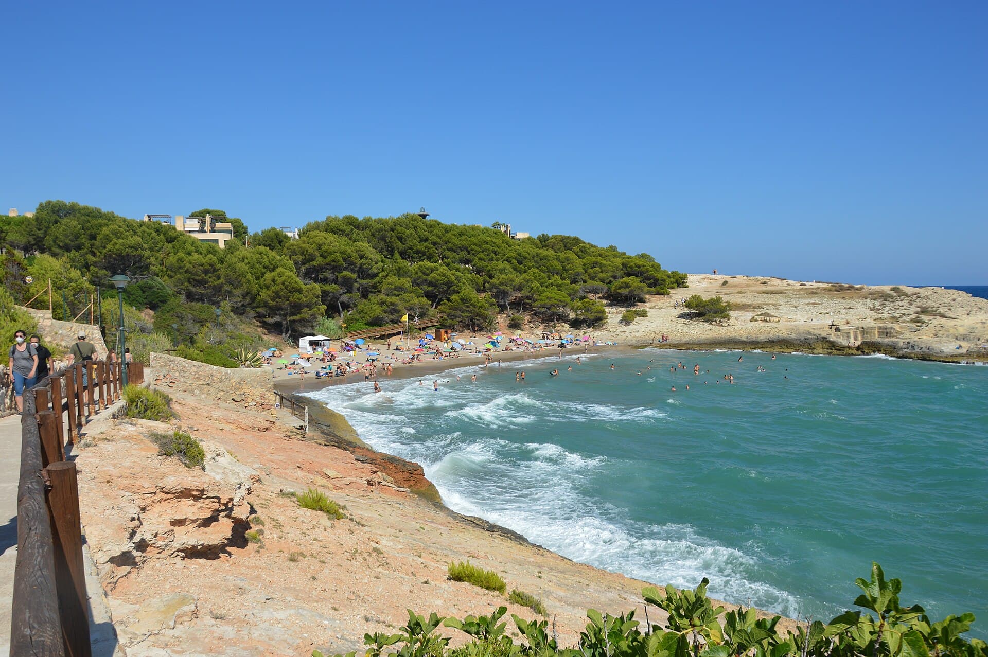 Playa de Coma-ruga en El Vendrell, Costa Daurada – playa larga y familiar