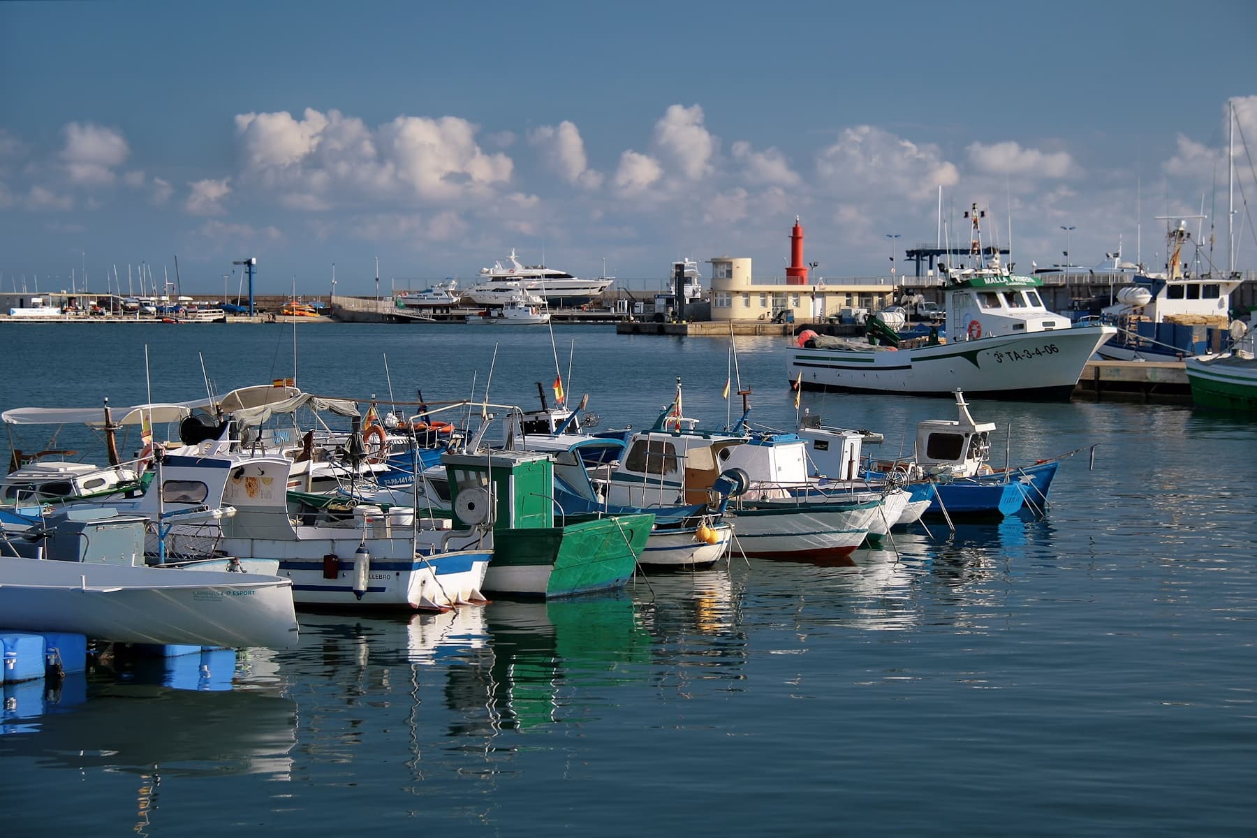 Puerto pesquero de Cambrils – capital gastronómica de la Costa Daurada