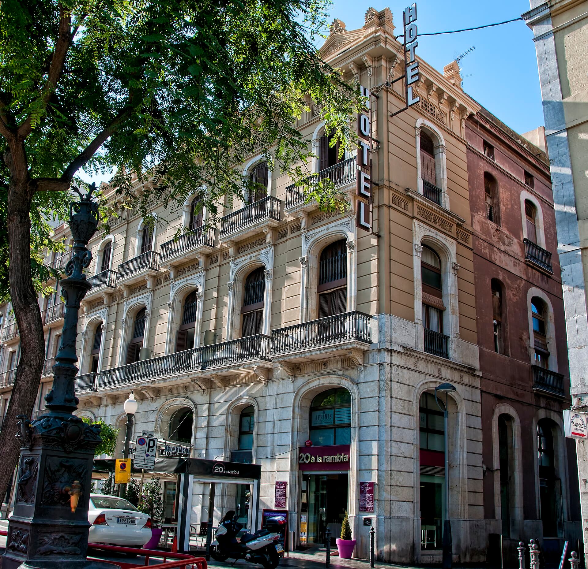 Hotel Lauria en la Rambla Nova
